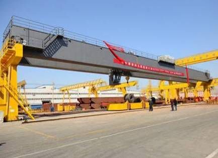 中核工業(yè)70m跨度起重機(jī)